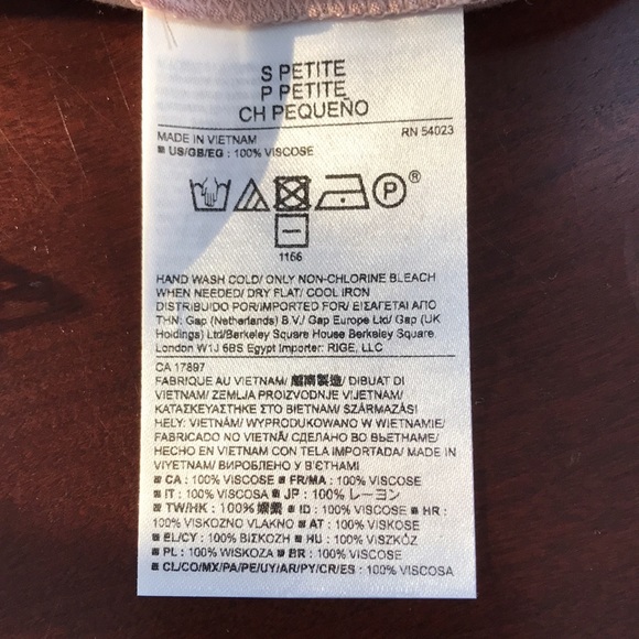 NWOT~ BANANA REPUBLIC Fringe Detail Top - Picture 10 of 10